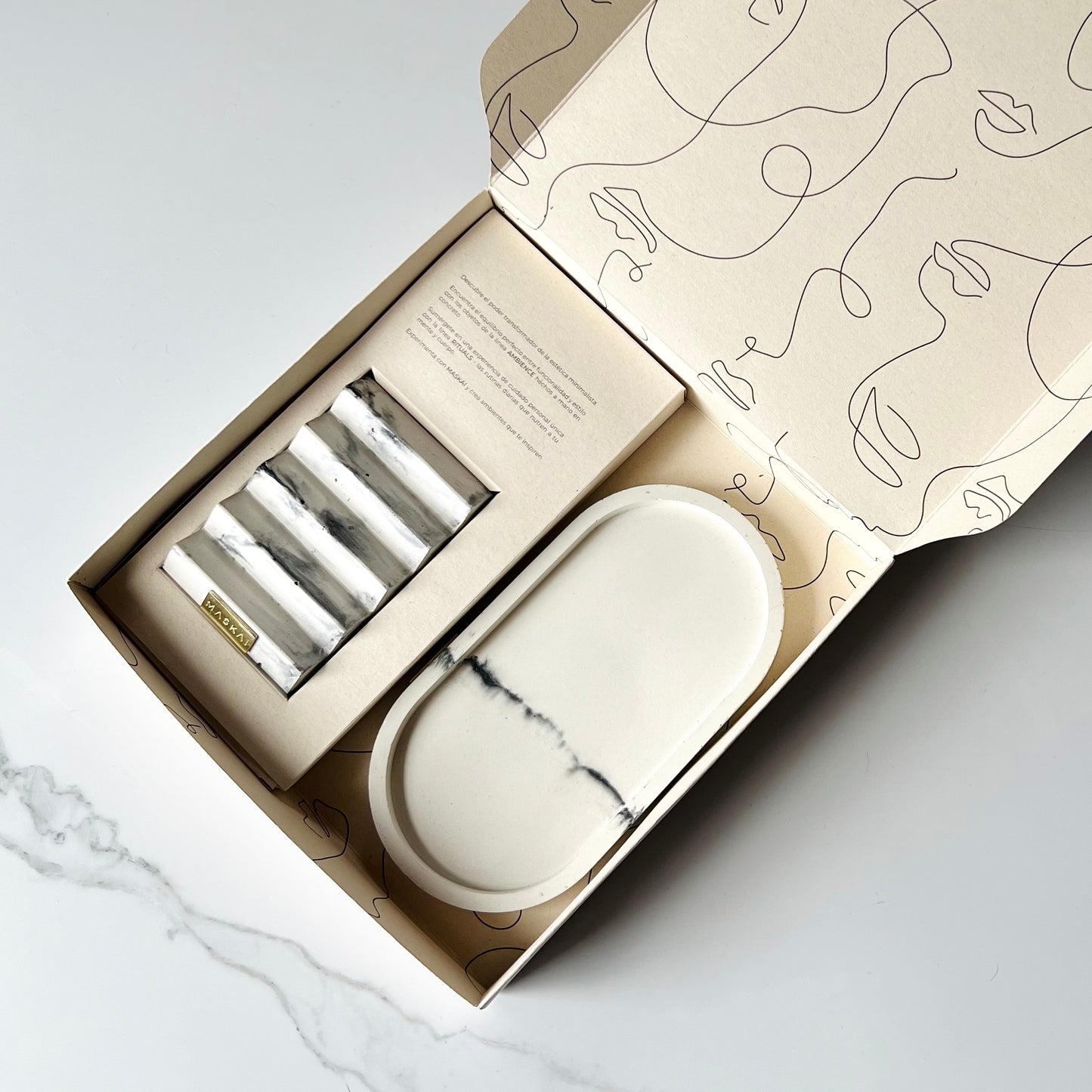 Minimal Gift box
